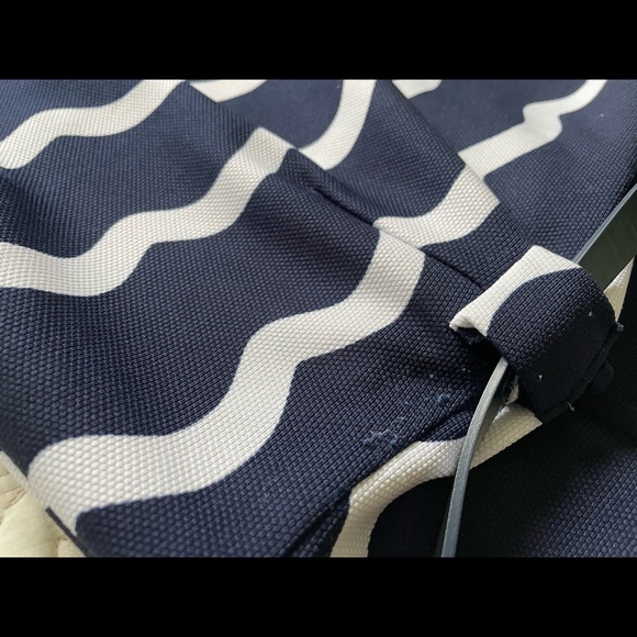 Navy Blue and White Sleeveless Dress - Picture 3 of 3